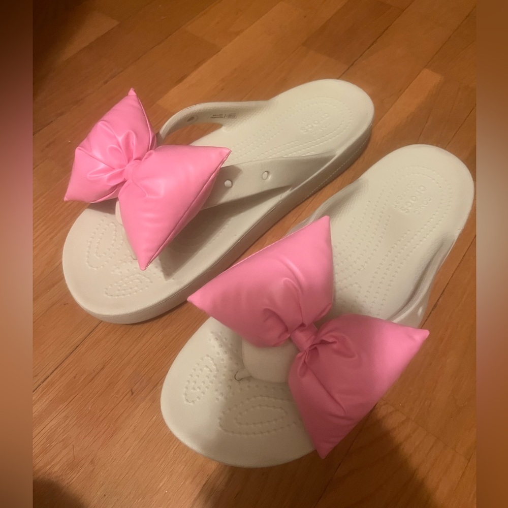Crocs Classic Platform Bow Flip - image 3